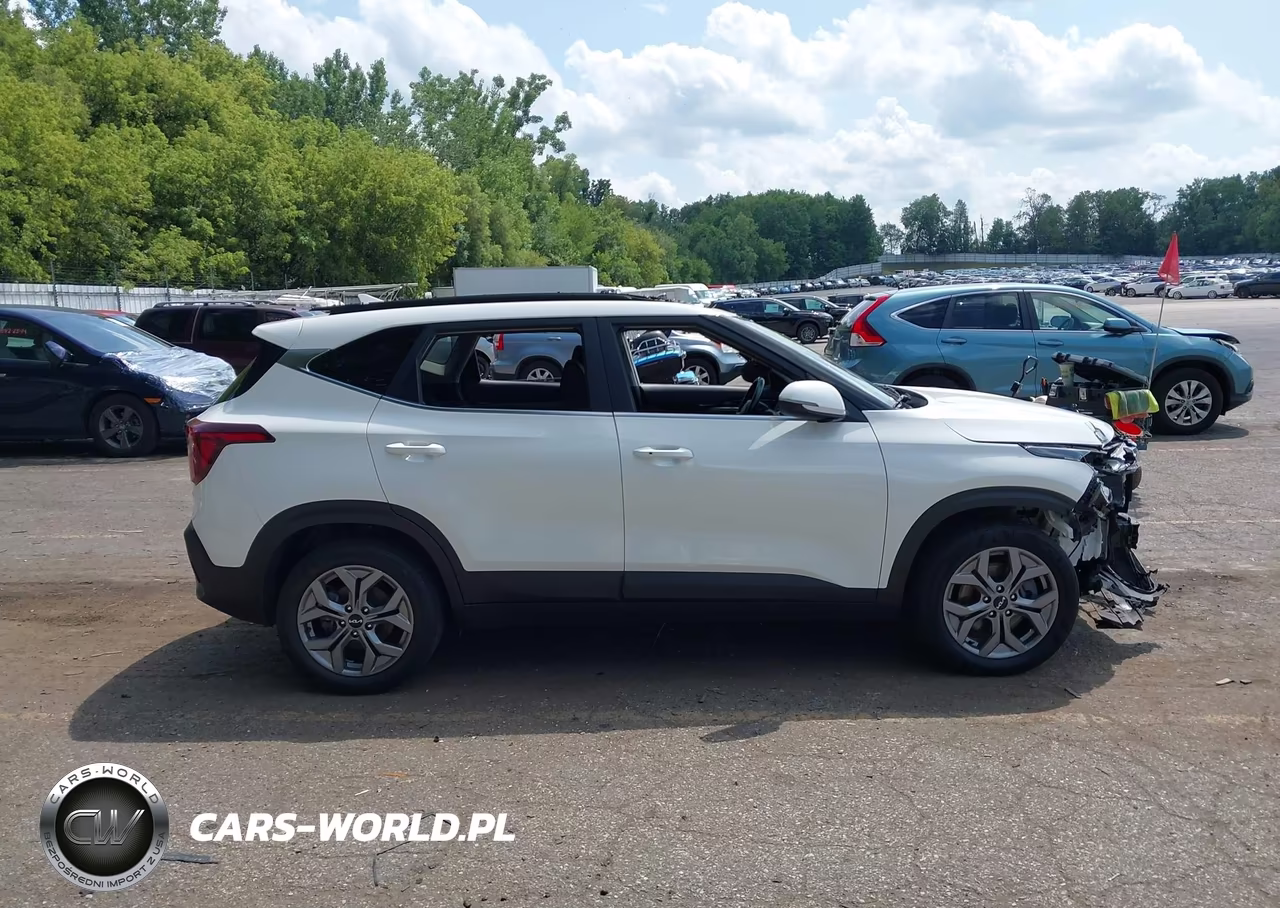2024 Kia Seltos S VIN:KNDEUCAA7R7541960 - 13