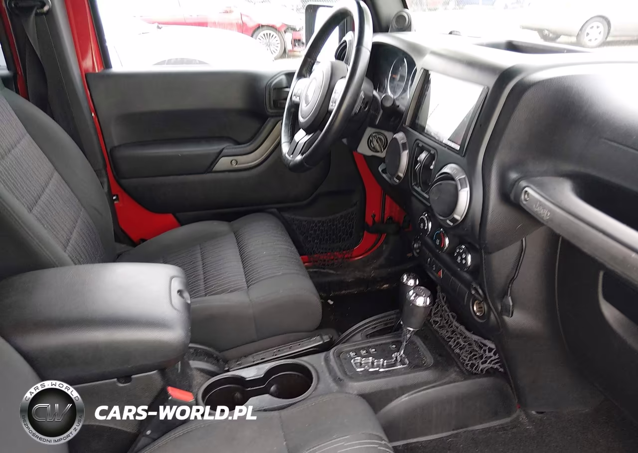 2012 Jeep Wrangler Unlimited Sport VIN:1C4BJWDG5CL224951 - 5
