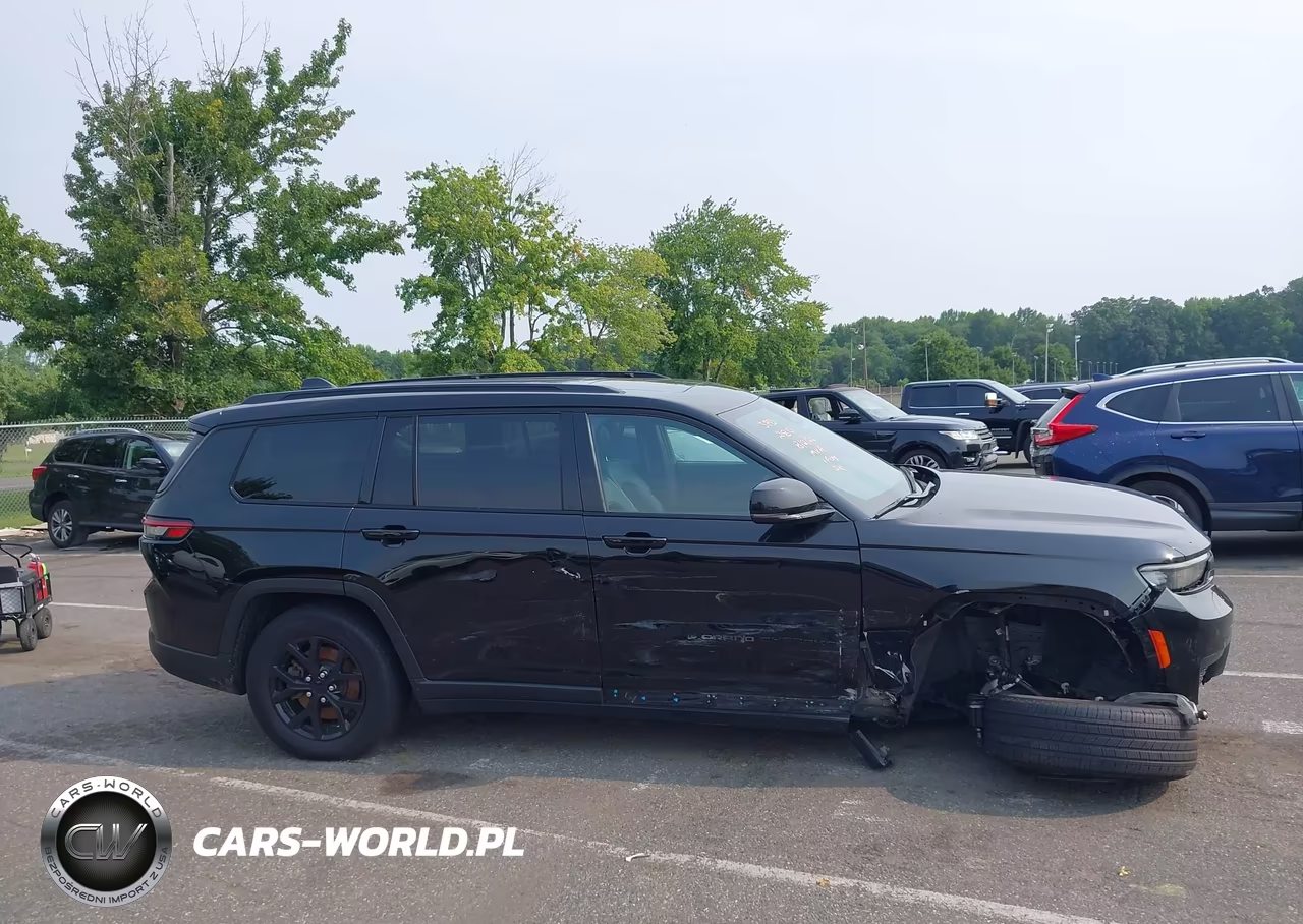 2025 Jeep Grand Cherokee L Altitude X 4X4 VIN:1C4RJKAG2S8678698 - 13