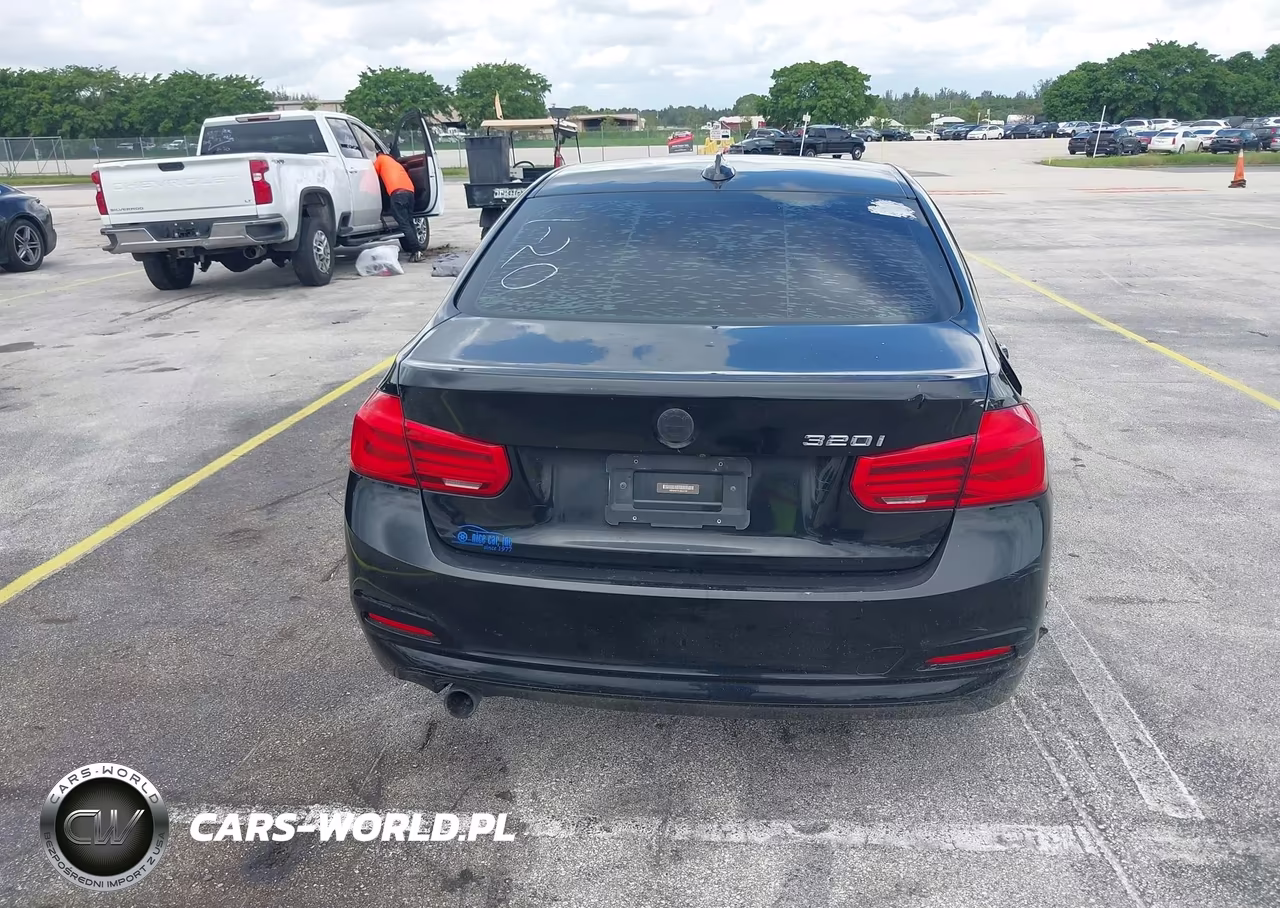 2018 BMW 320I VIN:WBA8A9C54JK622700 - 16