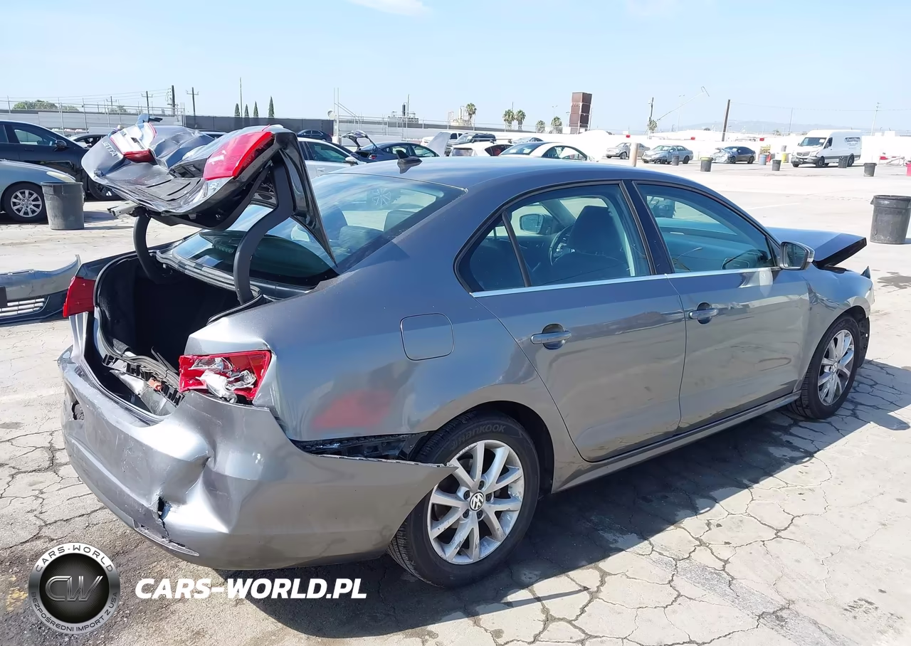 2014 Volkswagen Jetta 1.8T Se VIN:3VWD17AJ3EM376689 - 4