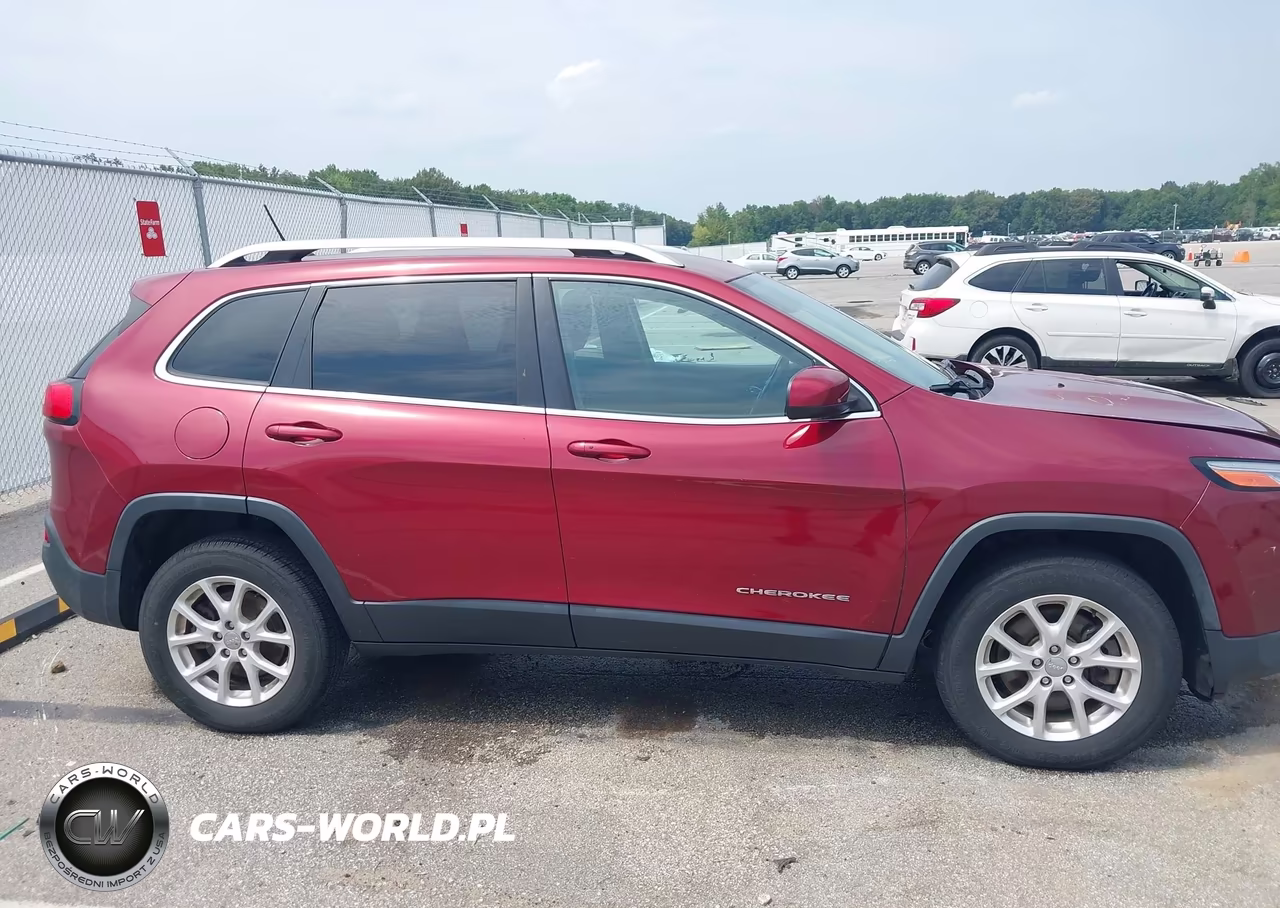 2015 Jeep Cherokee Latitude VIN:1C4PJMCB9FW595095 - 13