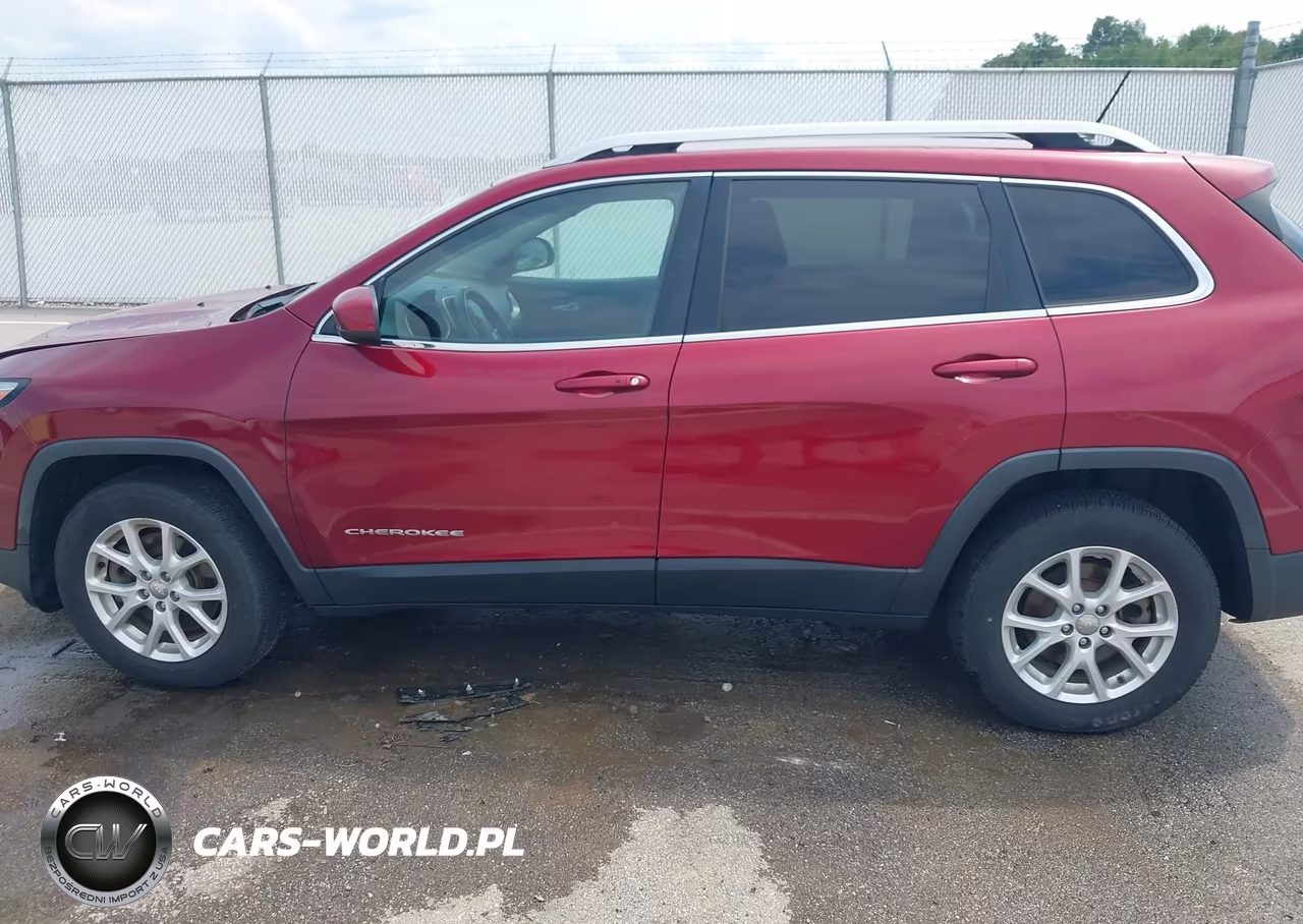 2015 Jeep Cherokee Latitude VIN:1C4PJMCB9FW595095 - 14