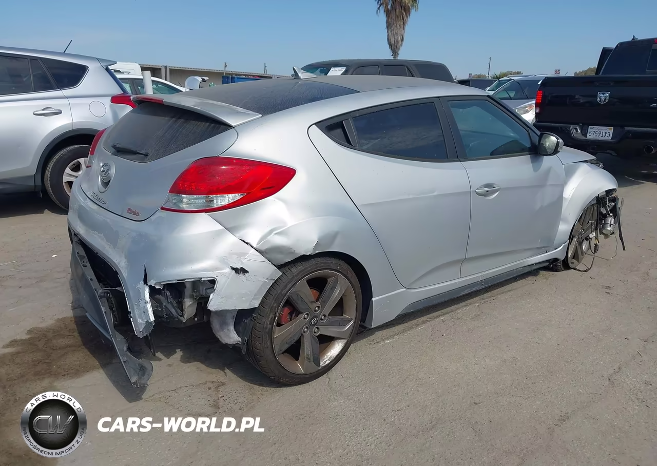 2015 Hyundai Veloster Turbo VIN:KMHTC6AE0FU237344 - 4