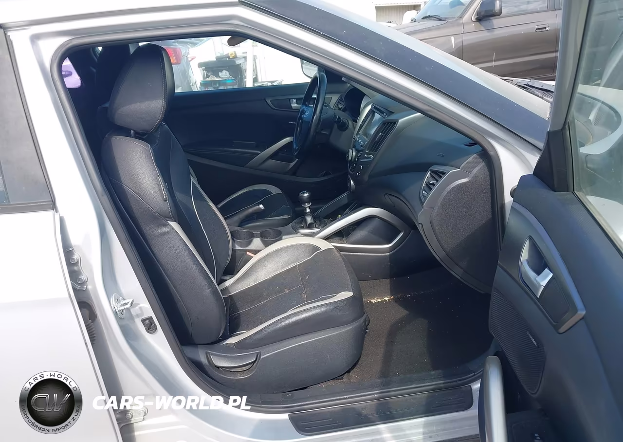 2015 Hyundai Veloster Turbo VIN:KMHTC6AE0FU237344 - 5