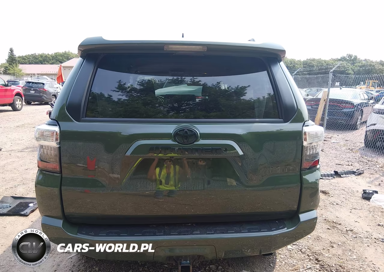 2021 Toyota 4Runner Trail Special Edition VIN:JTEBU5JR3M5862415 - 17