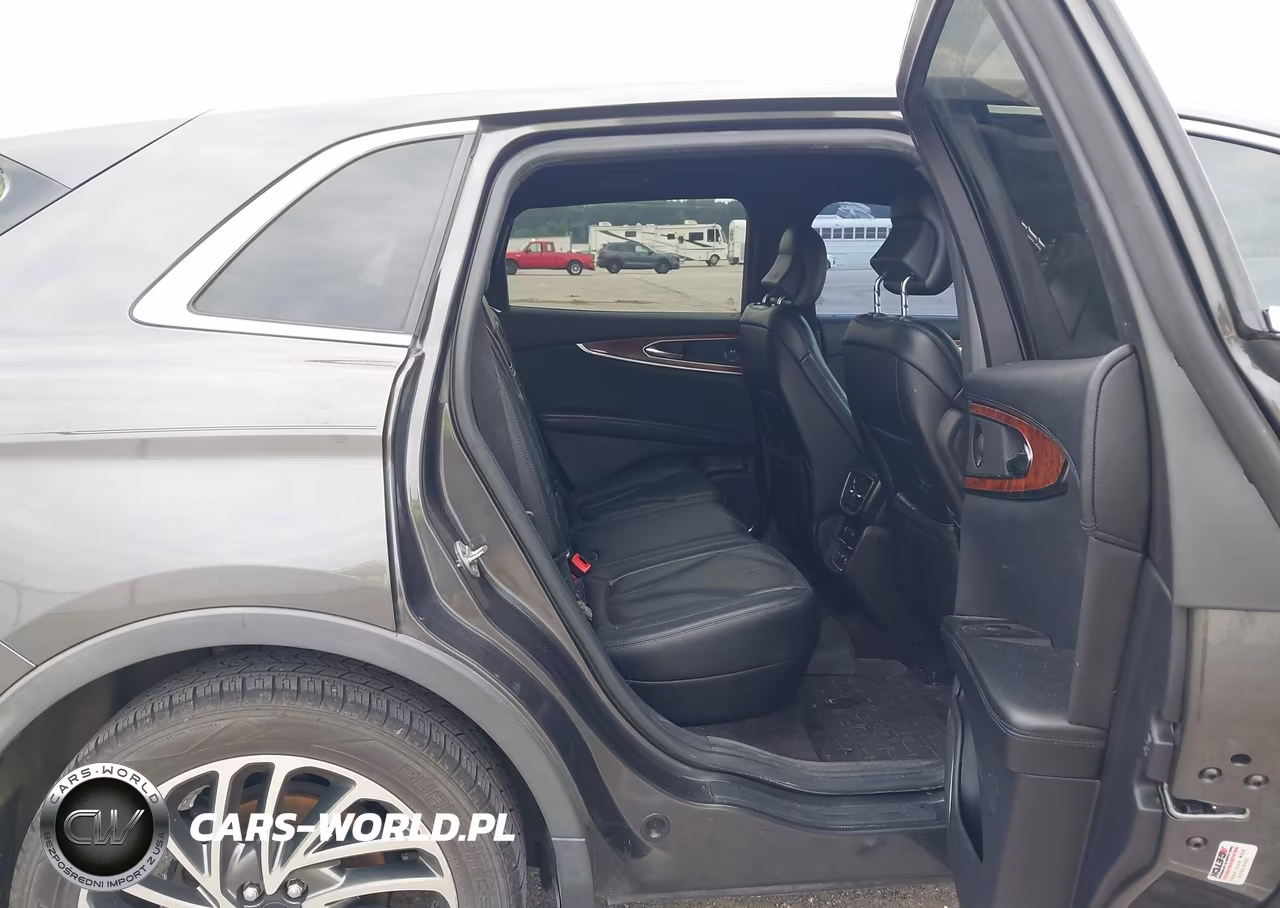 2019 Lincoln Nautilus Reserve VIN:2LMPJ6L93KBL41970 - 8