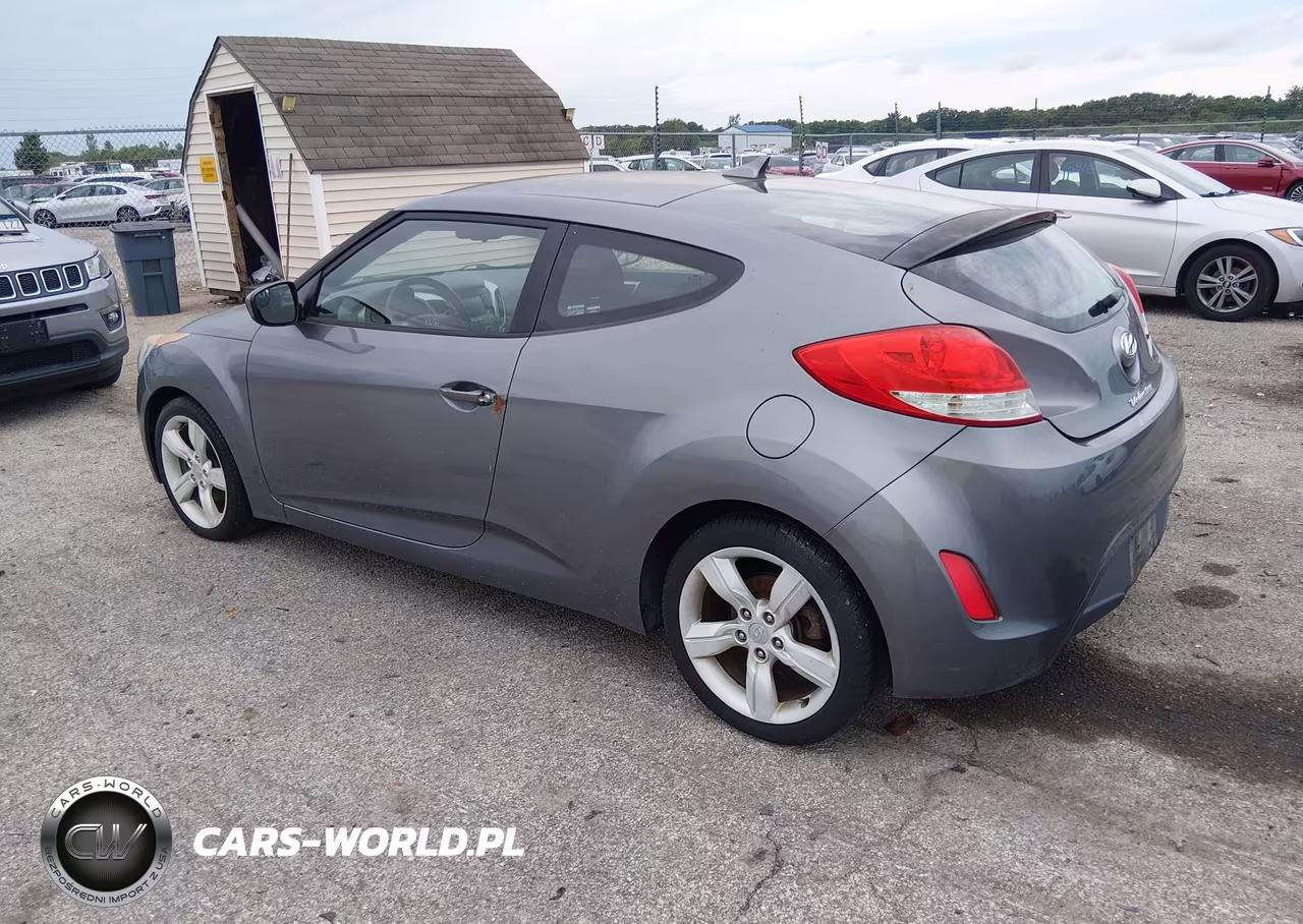 2014 Hyundai Veloster Base W-Black VIN:KMHTC6AD5EU199857 - 3