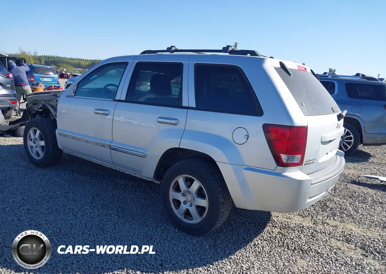 2010 Jeep Grand Cherokee Laredo VIN:1J4PR4GK5AC100107 - 3