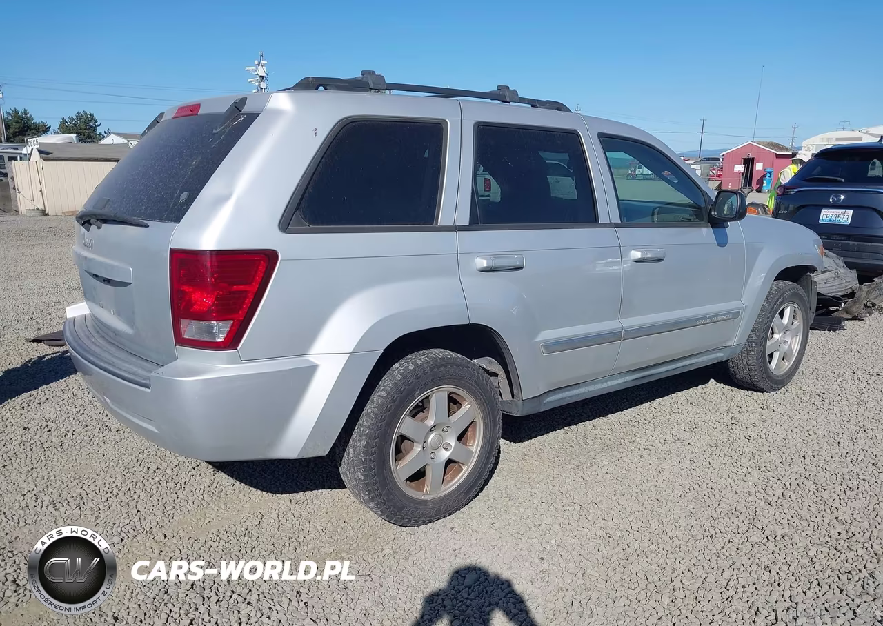 2010 Jeep Grand Cherokee Laredo VIN:1J4PR4GK5AC100107 - 4