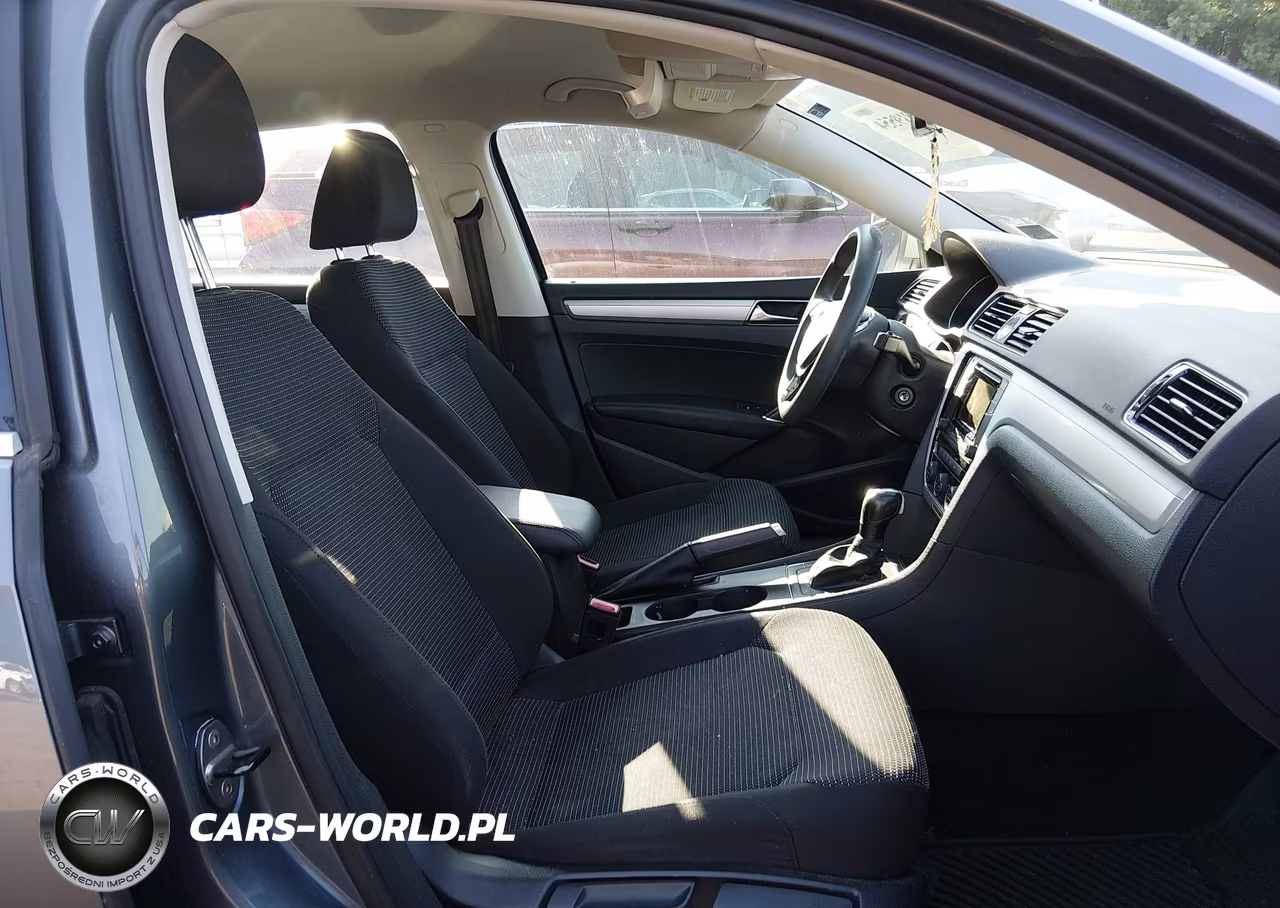 2017 Volkswagen Passat 1.8T S VIN:1VWAT7A38HC052755 - 5
