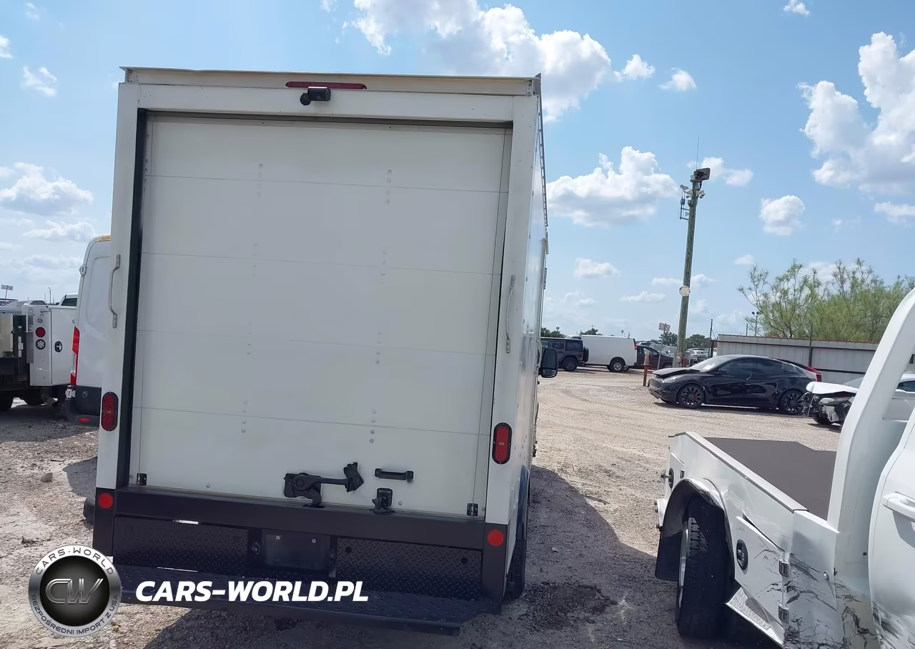 2022 Ford Transit-350 Cutaway VIN:1FDBF6P82NKA55126 - 4