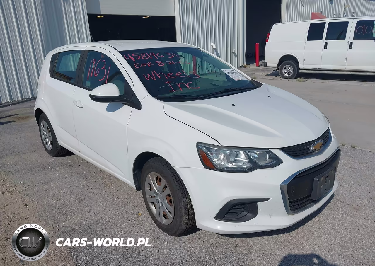 2018 Chevrolet Sonic Lt Auto – zdjęcie 1 z 17