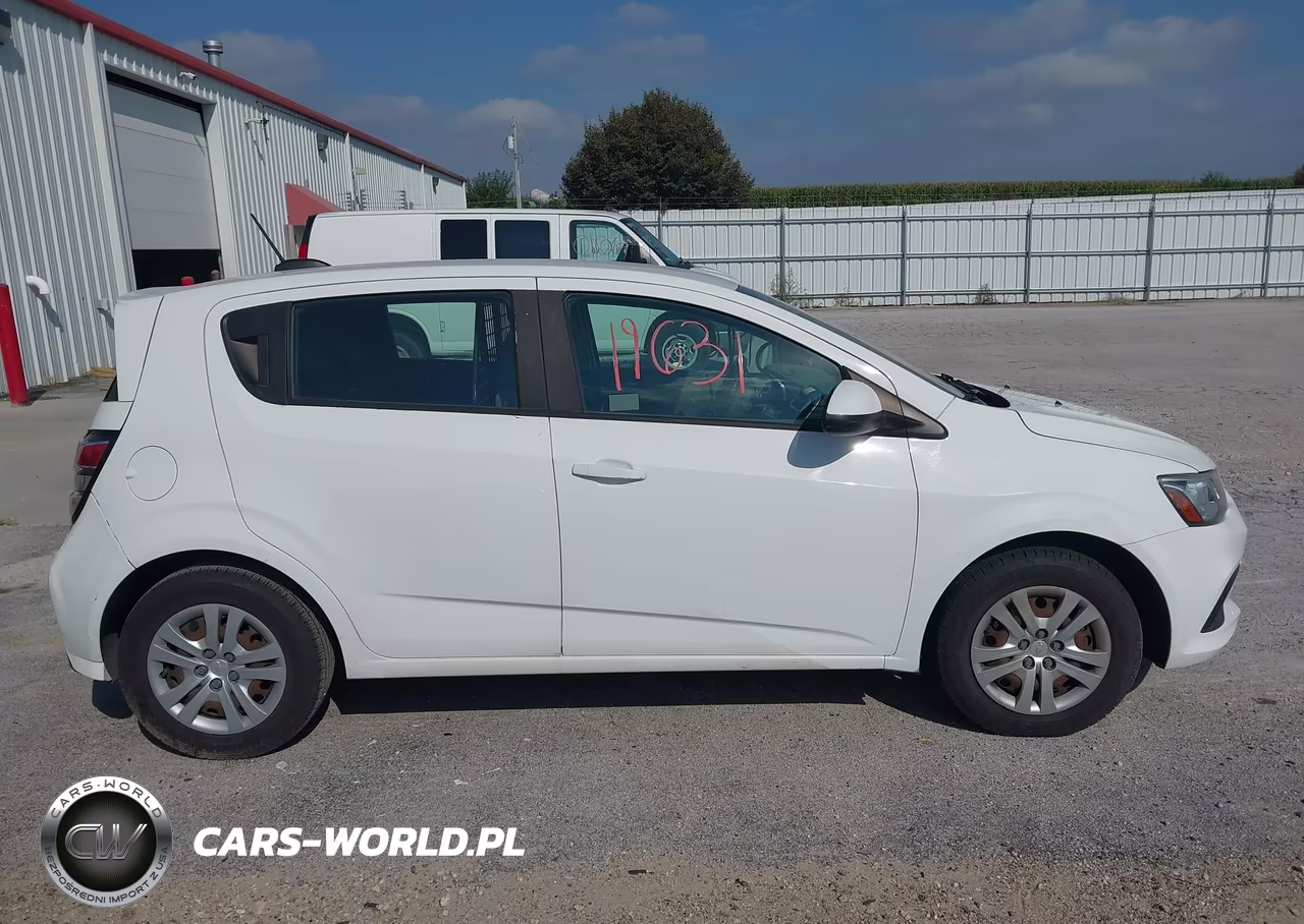 2018 Chevrolet Sonic Lt Auto VIN:1G1JG6SH3J4133568 - 14