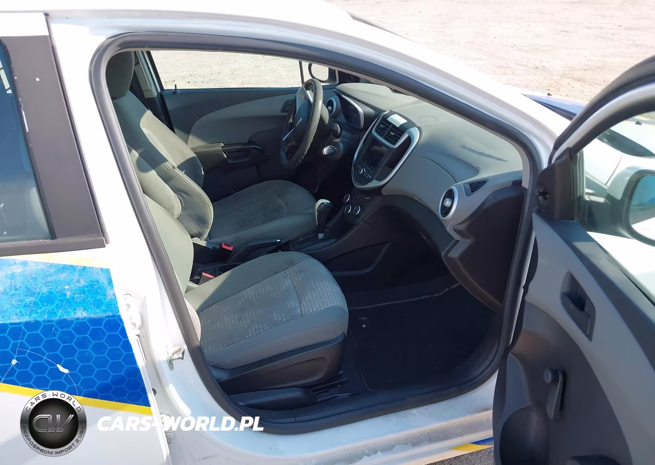 2018 Chevrolet Sonic Lt Auto VIN:1G1JG6SH3J4133568 - 5