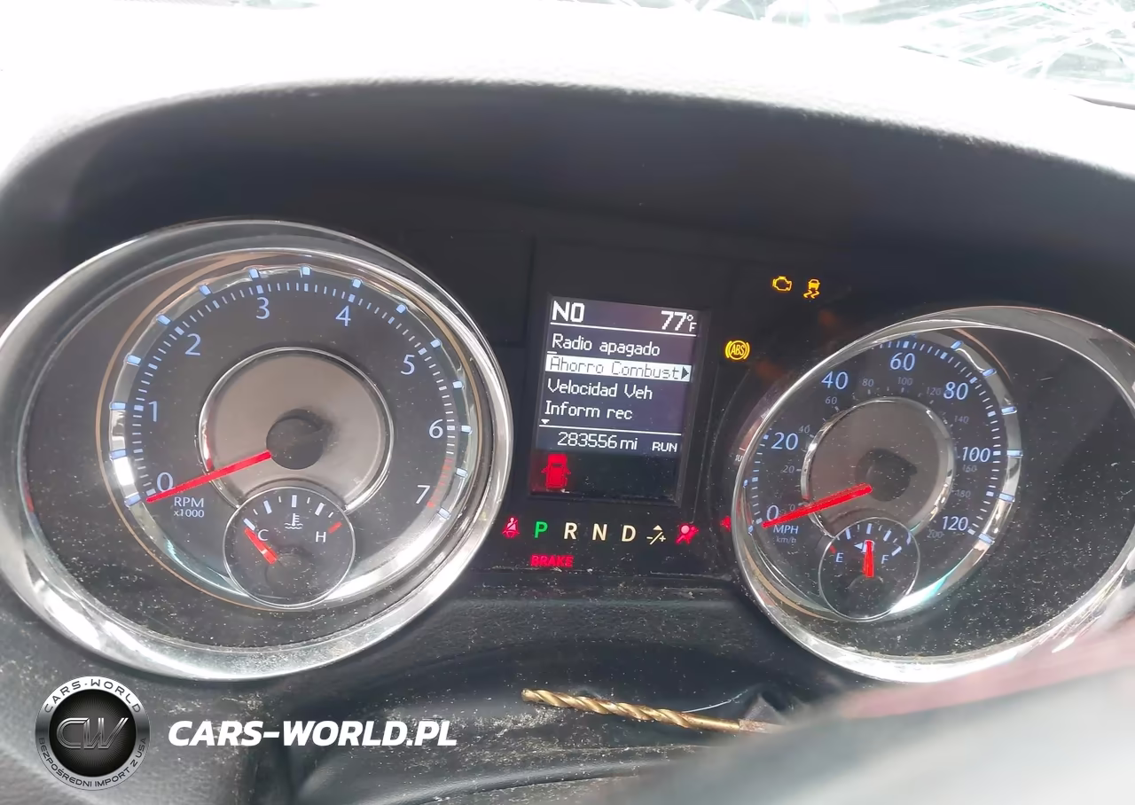 2015 Chrysler Town & Country Touring VIN:2C4RC1BG3FR626266 - 7