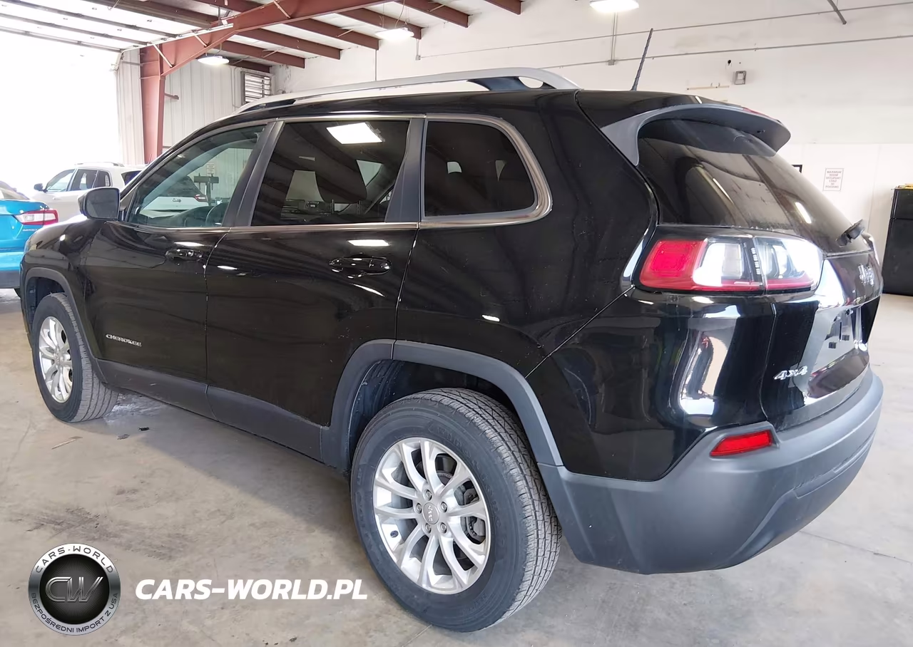 2019 Jeep Cherokee Latitude 4X4 VIN:1C4PJMCB7KD406756 - 3