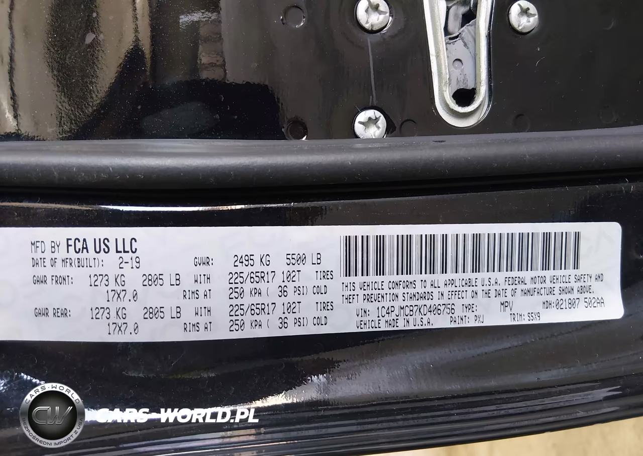 2019 Jeep Cherokee Latitude 4X4 VIN:1C4PJMCB7KD406756 - 9