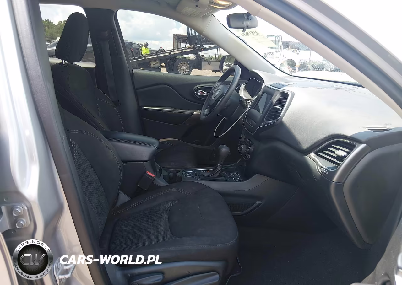 2020 Jeep Cherokee Latitude Fwd VIN:1C4PJLCB2LD595473 - 5