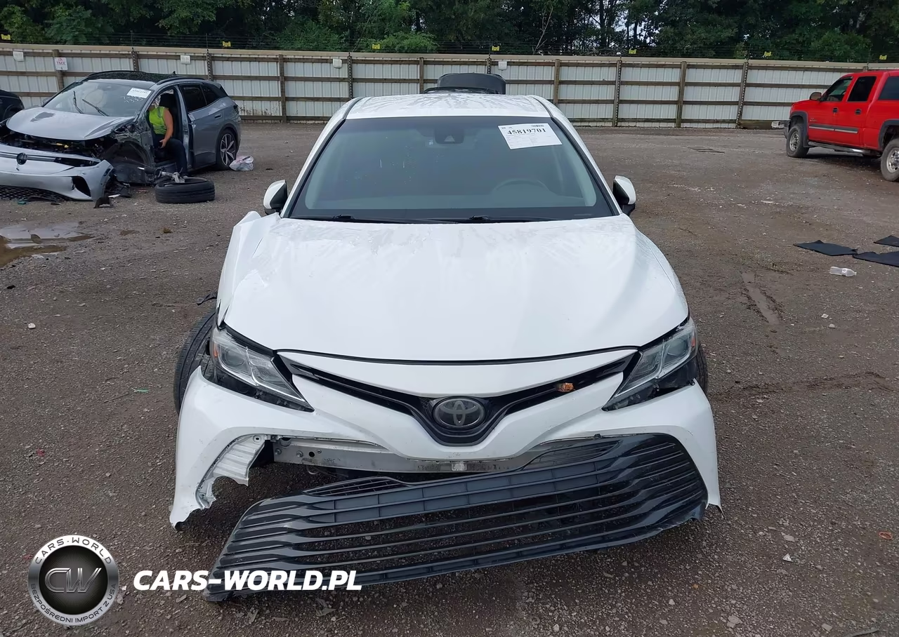 2018 Toyota Camry Le VIN:4T1B11HK5JU621628 - 12