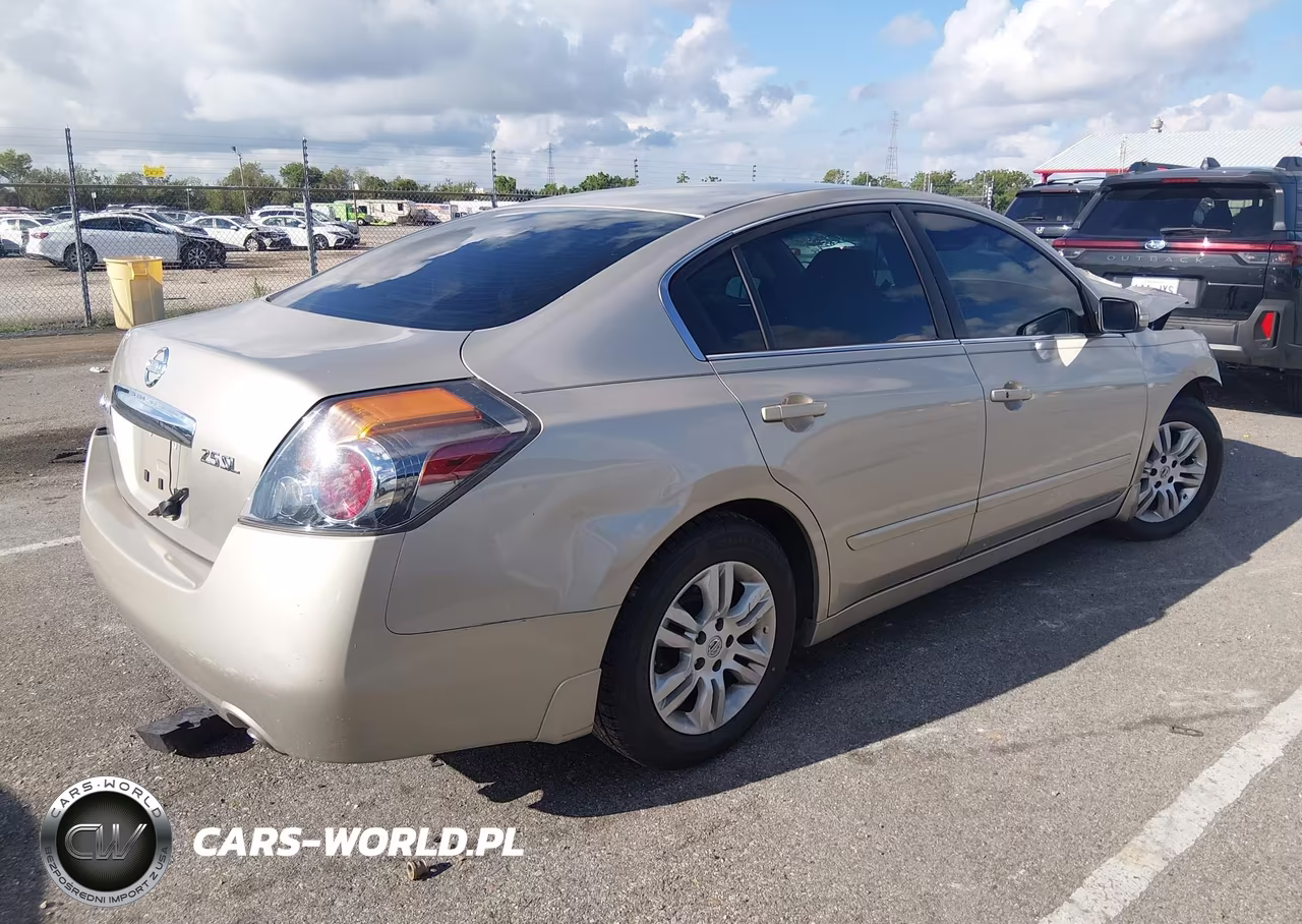 2010 Nissan Altima 2.5 S VIN:1N4AL2AP3AC150984 - 4