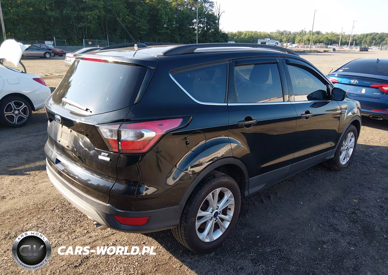 2018 Ford Escape Se VIN:1FMCU0GDXJUB46499 - 4