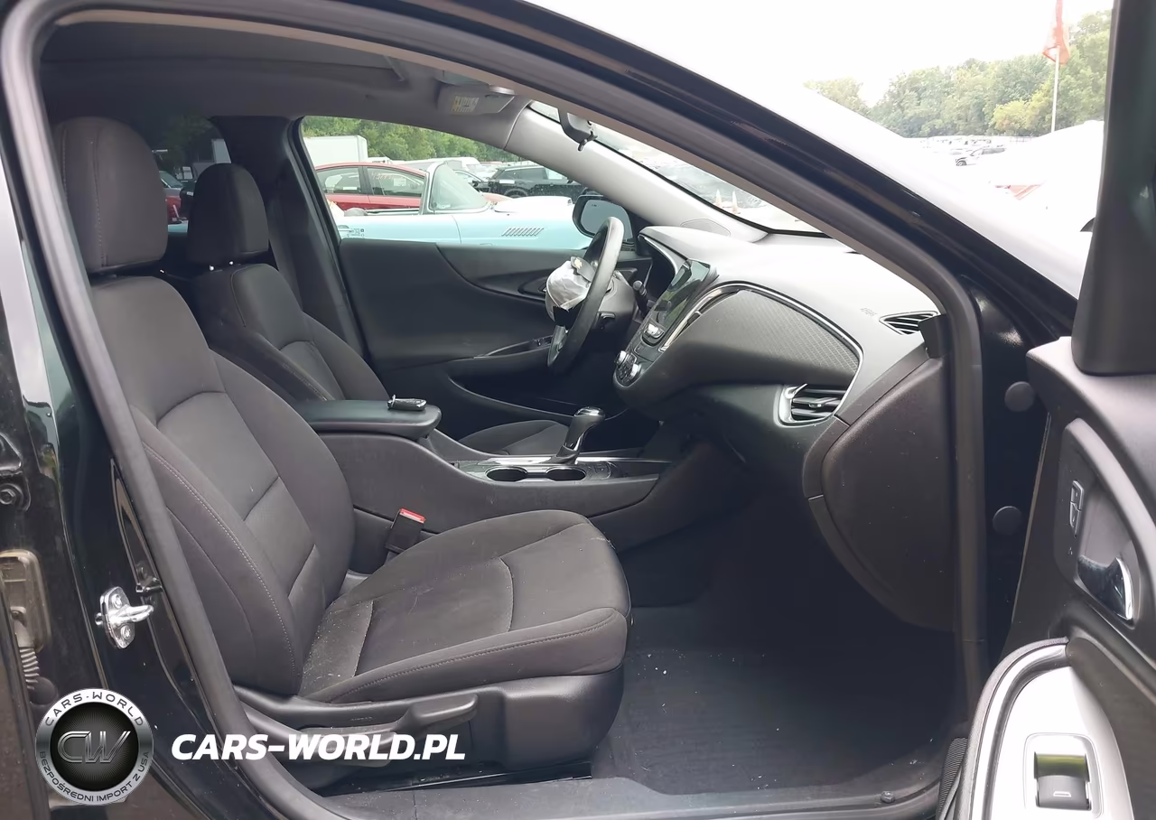 2019 Chevrolet Malibu Lt VIN:1G1ZD5ST7KF126915 - 5