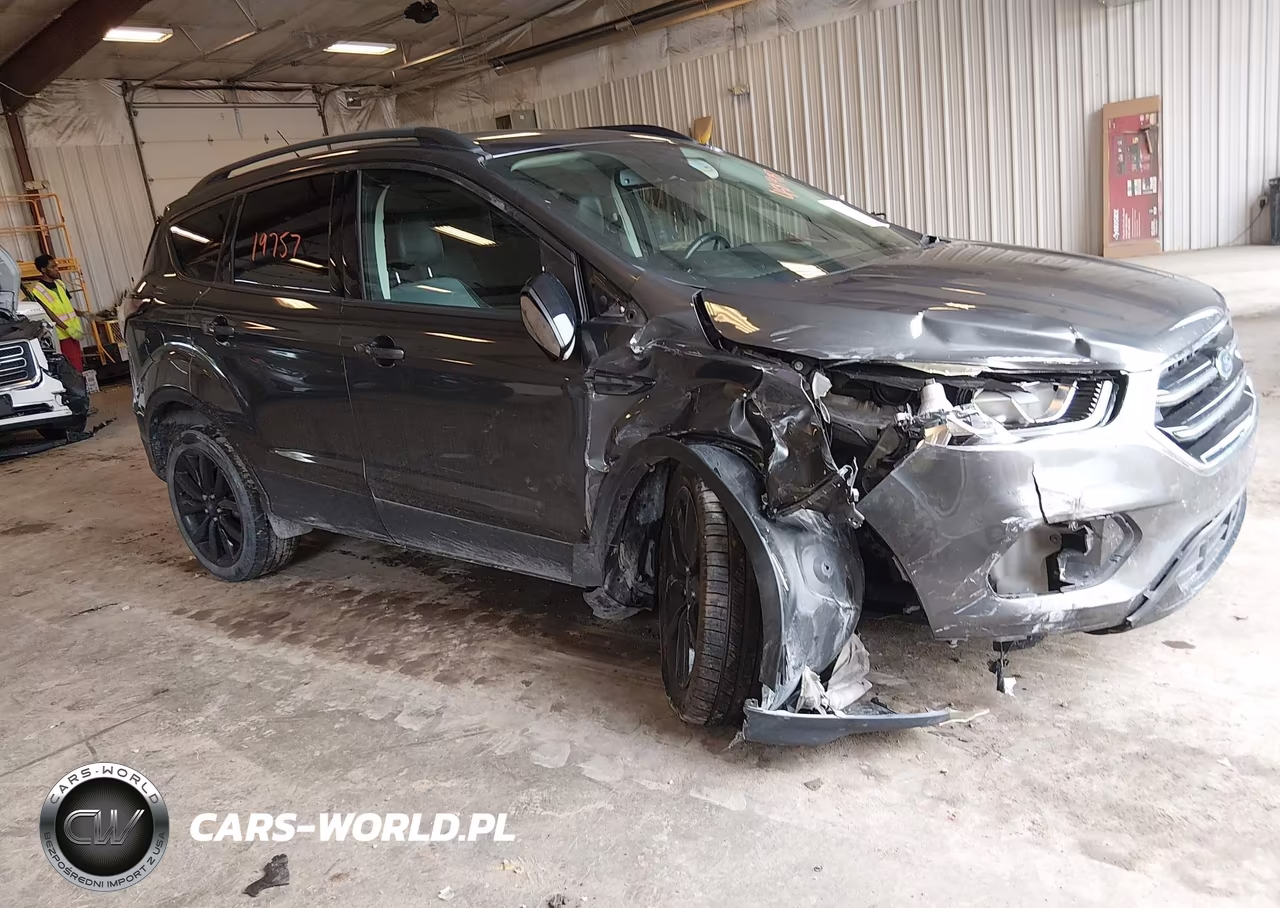 2017 Ford Escape Titanium – zdjęcie 1 z 17