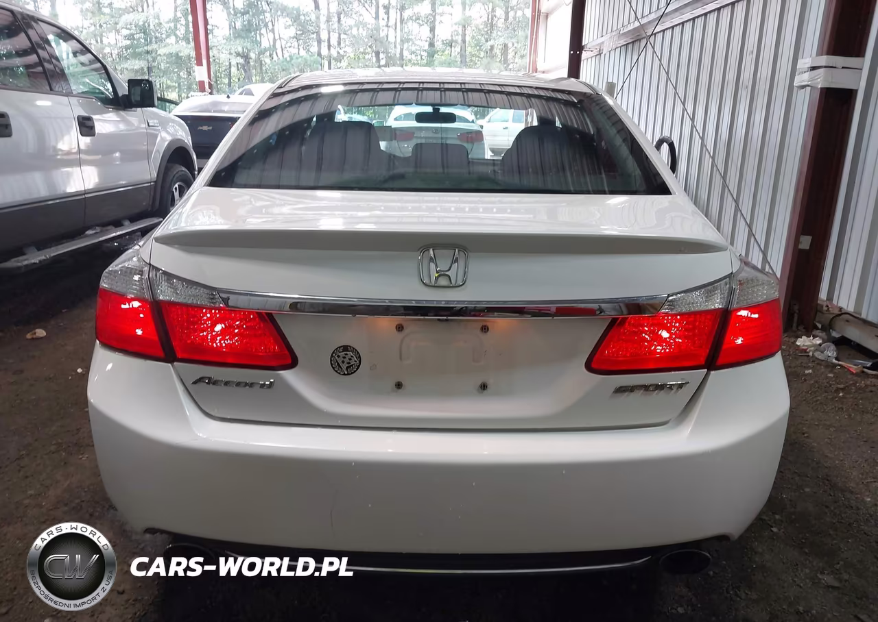 2015 Honda Accord Sport VIN:1HGCR2F57FA251877 - 17