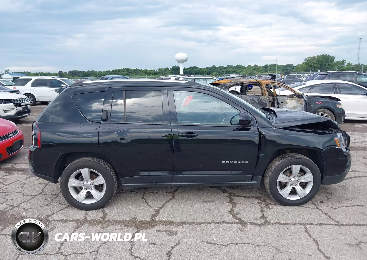 2014 Jeep Compass Latitude VIN:1C4NJDEB7ED670990 - 14