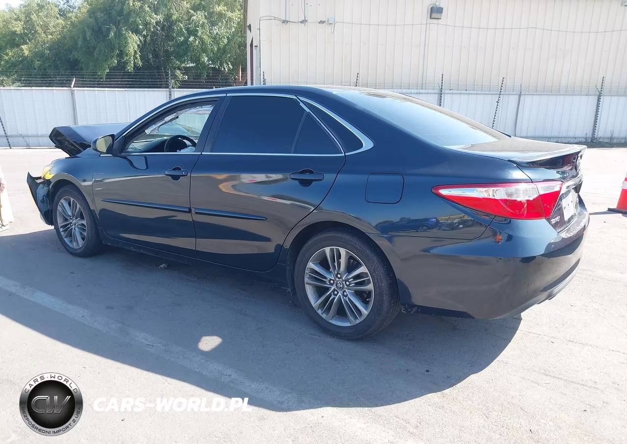 2016 Toyota Camry Se VIN:4T1BF1FK4GU225946 - 3
