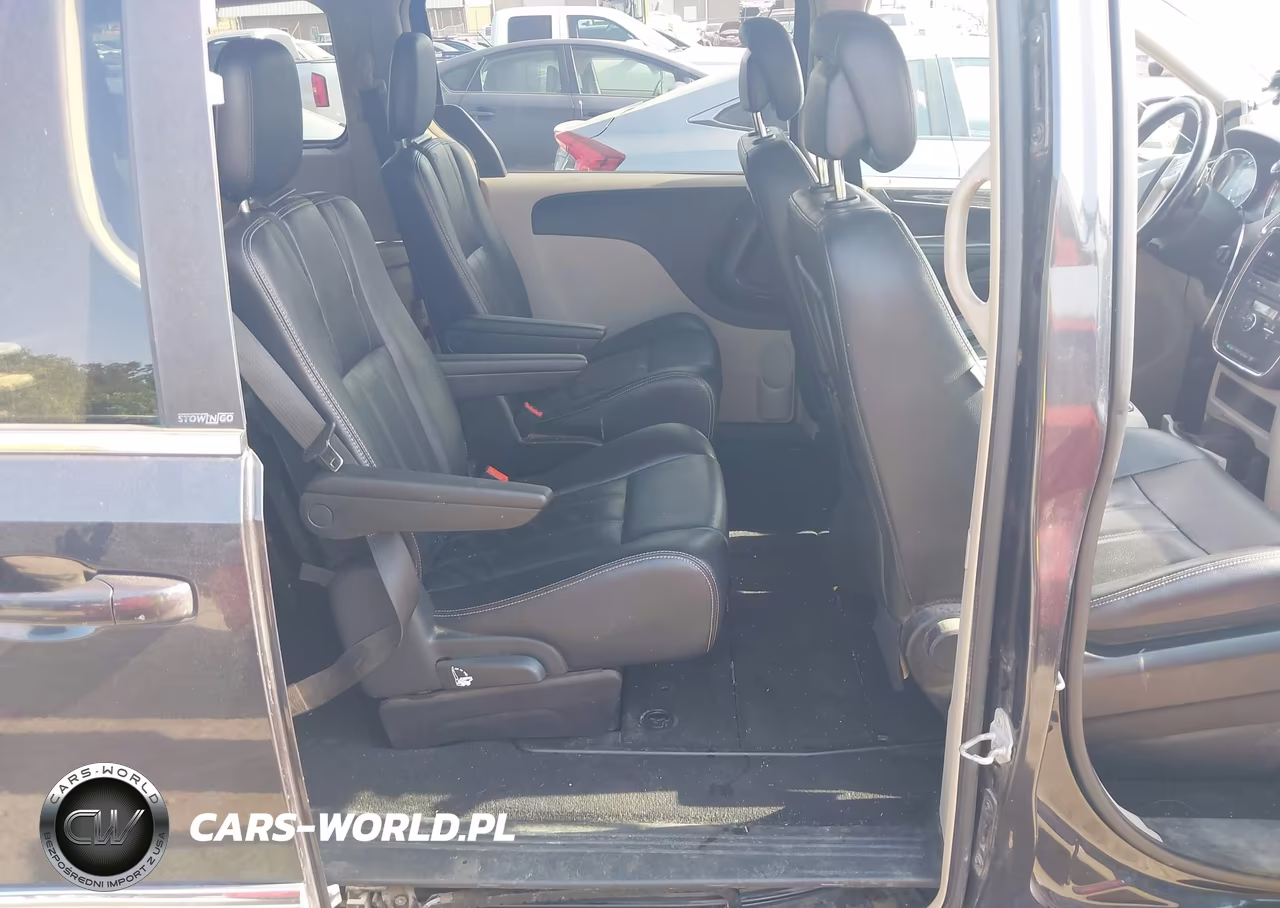 2014 Chrysler Town & Country Touring VIN:2C4RC1BGXER216904 - 8