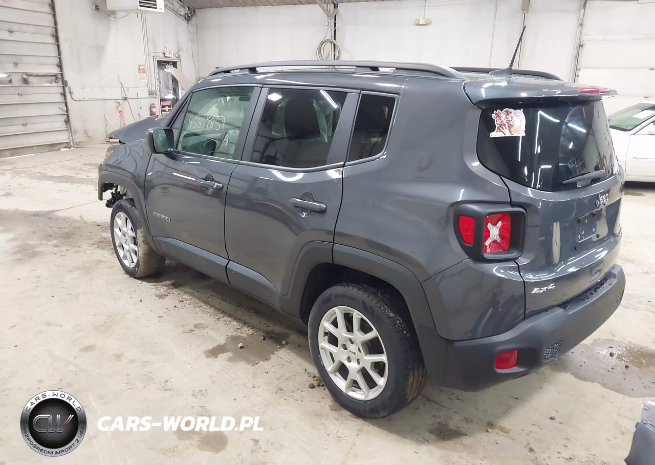 2023 Jeep Renegade Latitude VIN:ZACNJDB1XPPP61586 - 3