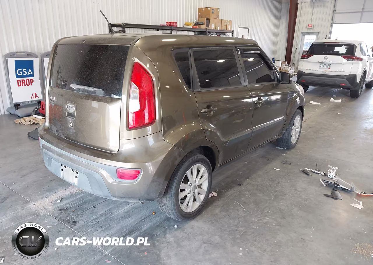2012 Kia Soul + VIN:KNDJT2A62C7380304 - 4