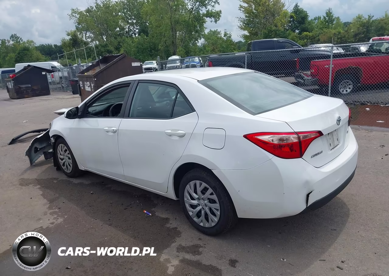 2017 Toyota Corolla Le VIN:2T1BURHE8HC874034 - 3