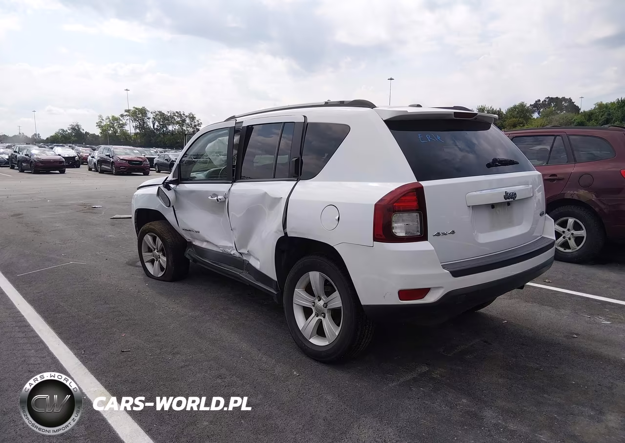 2017 Jeep Compass Latitude VIN:1C4NJDEBXHD204684 - 3