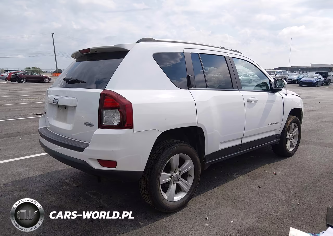 2017 Jeep Compass Latitude VIN:1C4NJDEBXHD204684 - 4