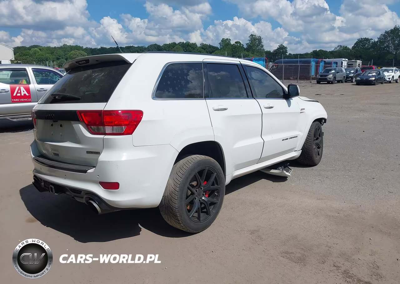 2013 Jeep Grand Cherokee Srt8 Alpine VIN:1C4RJFDJ0DC541323 - 4