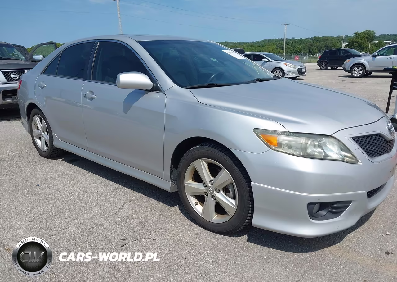 2011 Toyota Camry Se V6 – zdjęcie 1 z 11