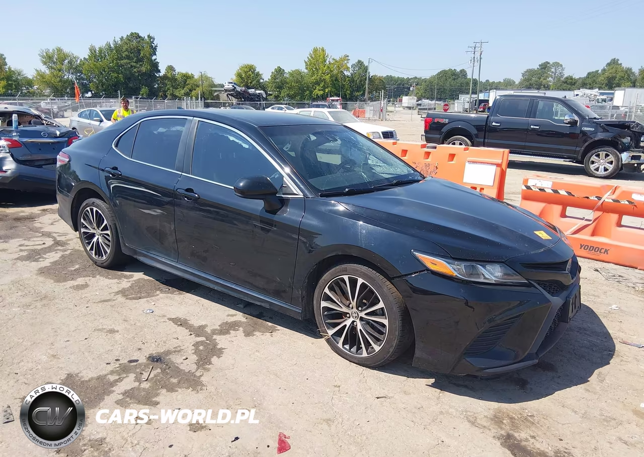 2020 Toyota Camry Se VIN:4T1G11AK9LU396584 - 1