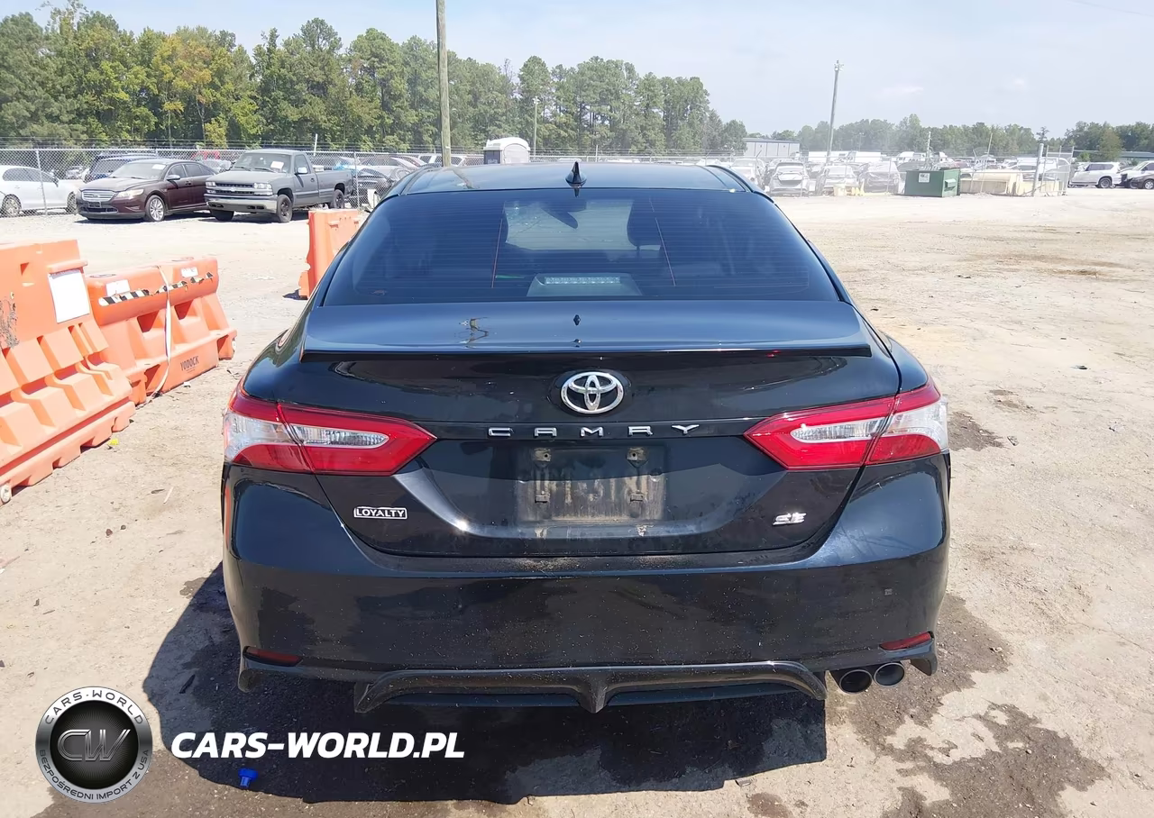 2020 Toyota Camry Se VIN:4T1G11AK9LU396584 - 17