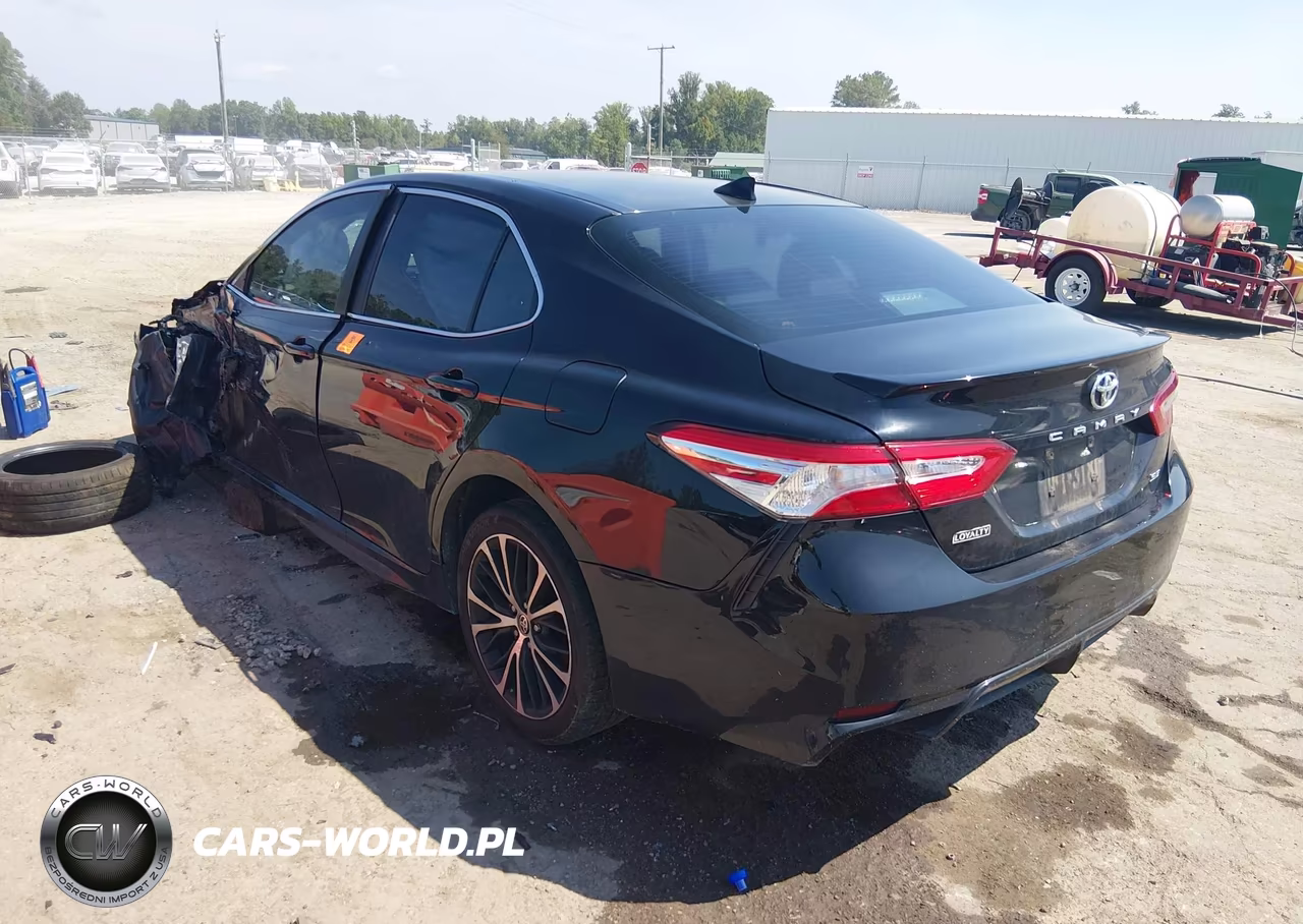 2020 Toyota Camry Se VIN:4T1G11AK9LU396584 - 3