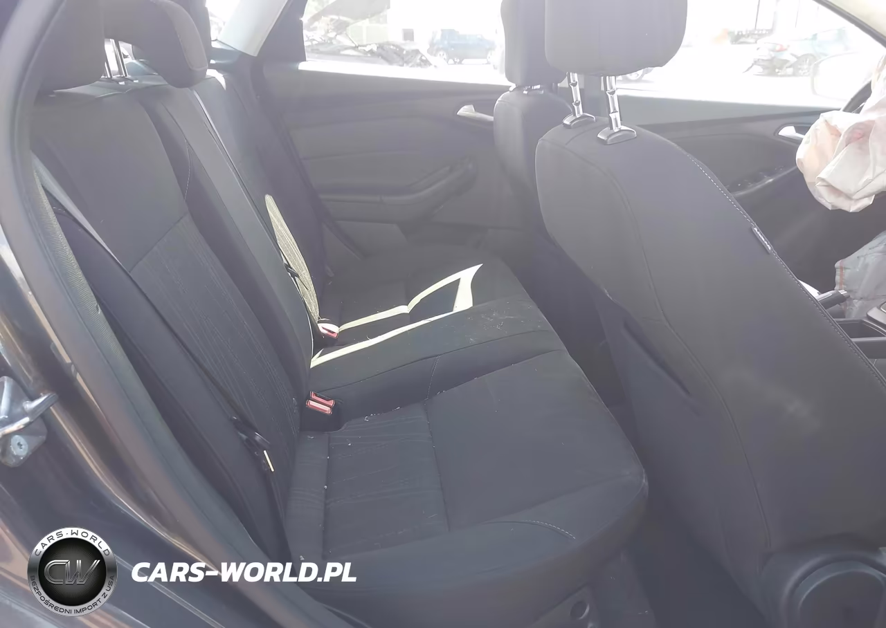 2016 Ford Focus Se VIN:1FADP3F23GL224711 - 8