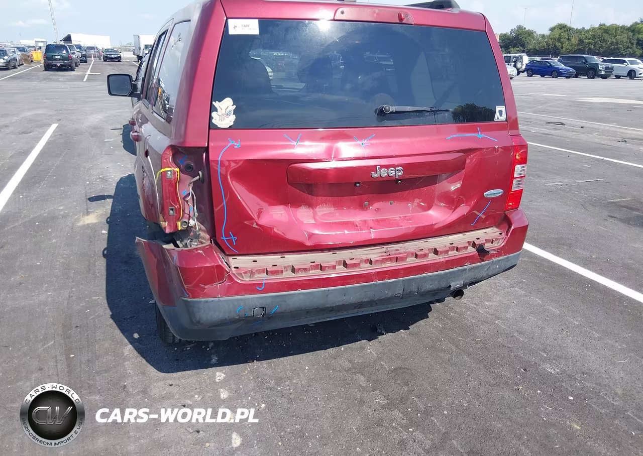 2016 Jeep Patriot Latitude VIN:1C4NJPFB1GD584173 - 6