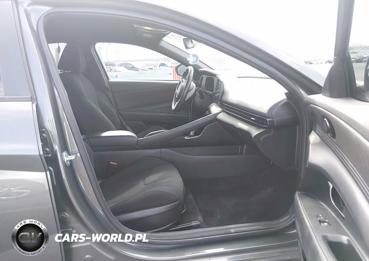 2025 Hyundai Elantra Sel Sport VIN:KMHLM4DG1SU906231 - 5