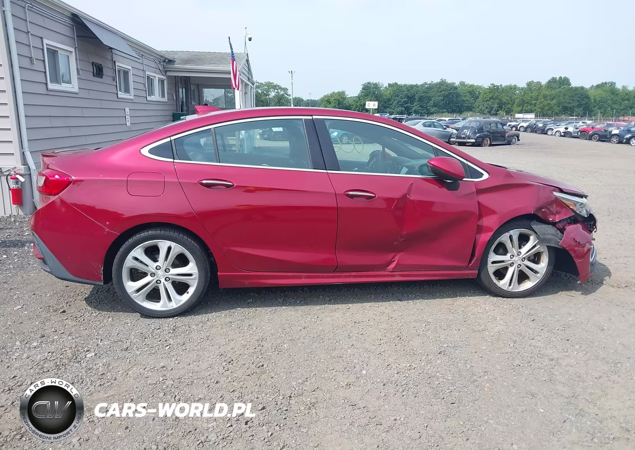 2018 Chevrolet Cruze Premier Auto VIN:1G1BF5SM2J7139505 - 13