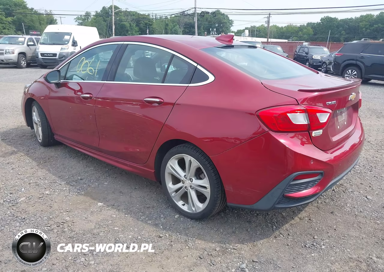 2018 Chevrolet Cruze Premier Auto VIN:1G1BF5SM2J7139505 - 3