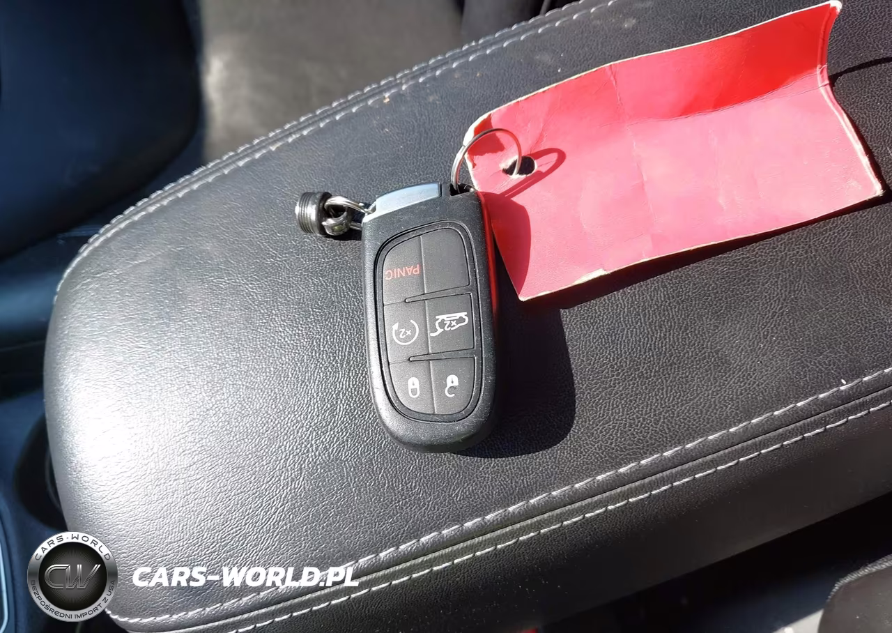 2019 Jeep Cherokee Latitude Plus 4X4 VIN:1C4PJMLN7KD213727 - 11