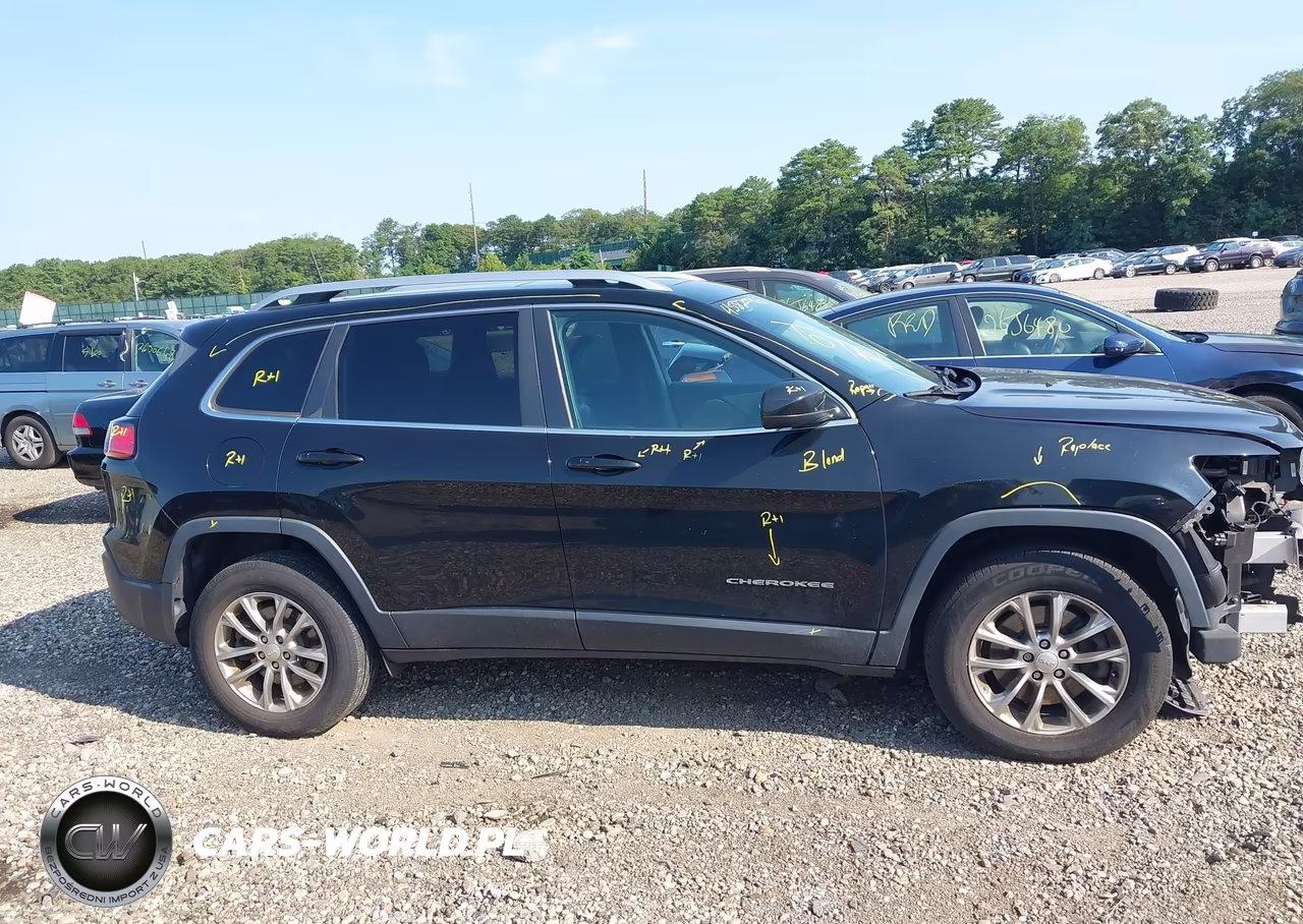 2019 Jeep Cherokee Latitude Plus 4X4 VIN:1C4PJMLN7KD213727 - 13
