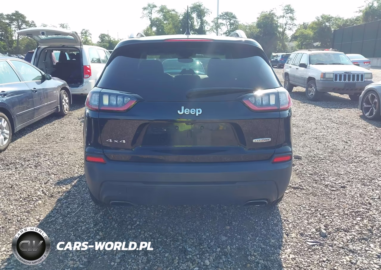 2019 Jeep Cherokee Latitude Plus 4X4 VIN:1C4PJMLN7KD213727 - 16